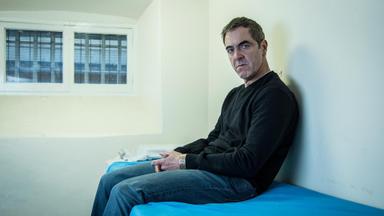 Poster episodio Stan Lee's Lucky Man 1x10