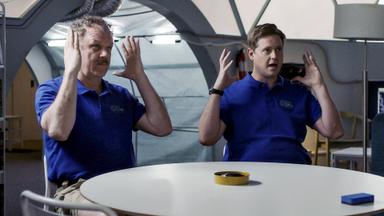 Poster episodio Moonbase 8 1x2