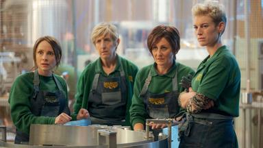 Poster episodio The Pact 1x1