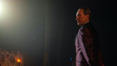 Poster episodio Mensajes desde otro lugar 1x7