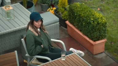 Poster episodio No hables con extraños 1x1