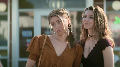 Poster episodio Adolescentes cazadoras de recompensas 1x1