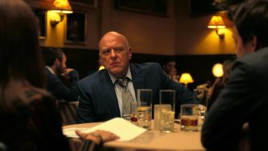 Poster episodio Girlboss 1x9