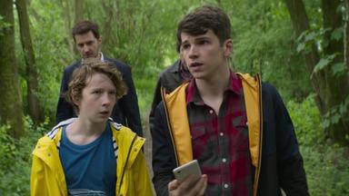 Poster episodio No hables con extraños 1x4