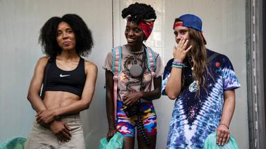 Poster episodio Betty 1x1