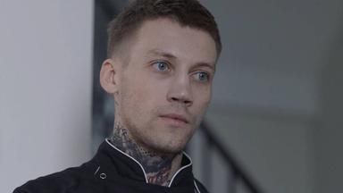 Poster episodio Mejores que nosotros 1x9