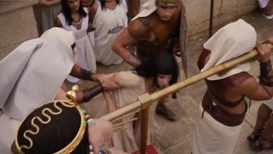 Poster episodio Moisés y los diez mandamientos 1x83