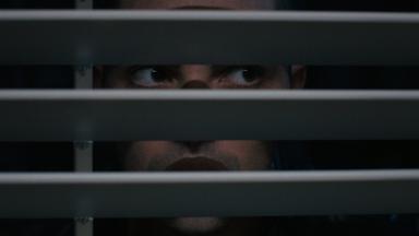 Poster episodio La mujer de la casa de enfrente de la chica en la ventana 1x5