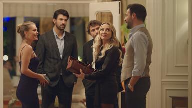 Poster episodio Old Money 1x2