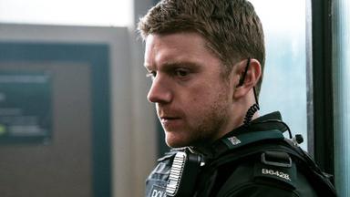 Poster episodio Blue Lights 3x3