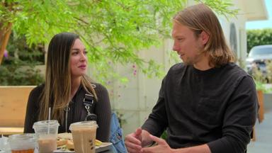 Poster episodio How to Get Rich 1x4