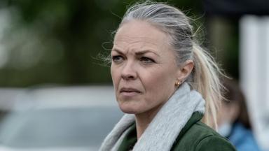 Poster episodio DNA 1x4