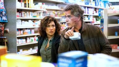 Poster episodio Shades of Blue 1x12