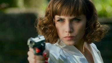 Poster episodio Un Asunto Privado 1x1