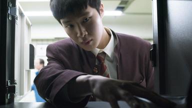 Poster episodio Extracurricular 1x1