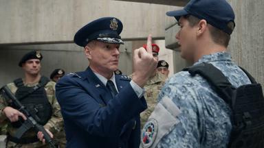 Poster episodio Fuerza Espacial 1x10