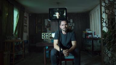 Poster episodio ¿Quién mató a Sara? 1x1