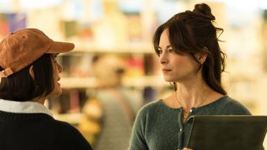 Poster episodio Murder in a Small Town 2x1