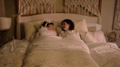 Poster episodio Three Busy Debras 1x3