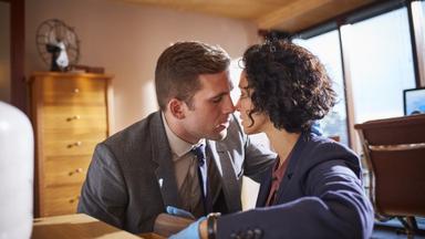 Poster episodio Paranoid 1x8