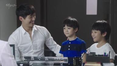 Poster episodio Doctores 1x13