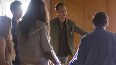 Poster episodio Flaked 1x1