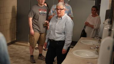 Poster episodio Work in Progress 1x4