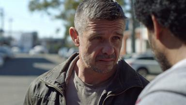 Poster episodio Mr Inbetween 1x5