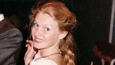 Poster episodio Sophie: Un asesinato en West Cork 1x1