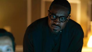 Poster episodio Mensajes desde otro lugar 1x4