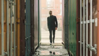 Poster episodio Hakan, el protector 1x2