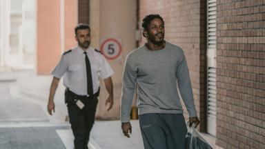 Poster episodio Waiting for the Out 1x4