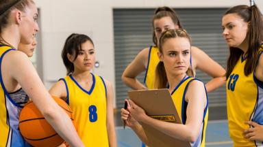 Poster episodio El club de las cosas mágicas 1x8