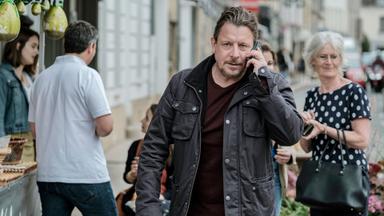 Poster episodio DNA 1x8