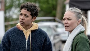 Poster episodio DNA 1x7