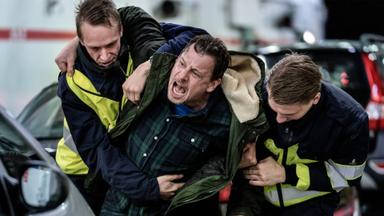 Poster episodio DNA 1x1