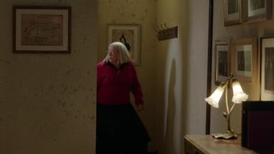 Poster episodio La peor bruja 1x10