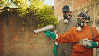 Poster episodio Emergencia radiactiva 1x2