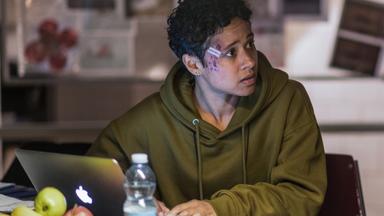 Poster episodio DNA 1x6