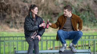 Poster episodio Los Dos Lados del Abismo 1x2