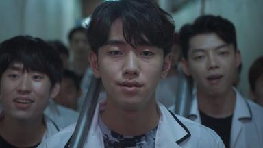 Poster episodio Extracurricular 1x9