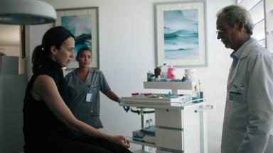 Poster episodio Aquí en la Tierra 1x7