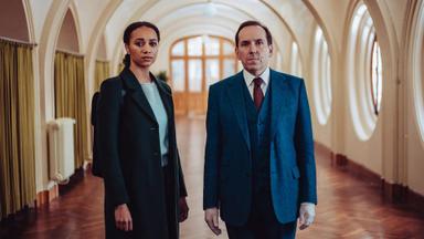 Poster episodio Professor T 1x1