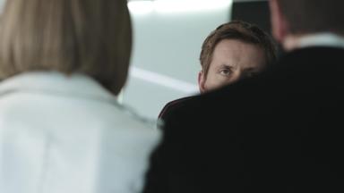 Poster episodio Mejores que nosotros 1x16