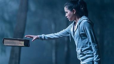 Poster episodio El club de las cosas mágicas 1x1