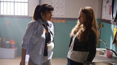 Poster episodio The Yard 1x8