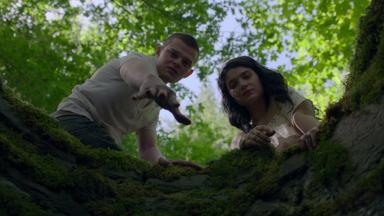 Poster episodio Detrás de sus ojos 1x4