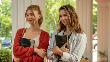 Poster episodio Adolescentes cazadoras de recompensas 1x2