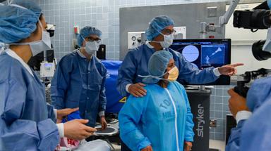 Poster episodio Lenox Hill 1x1