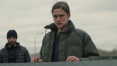 Poster episodio La tierra del pecado 1x1